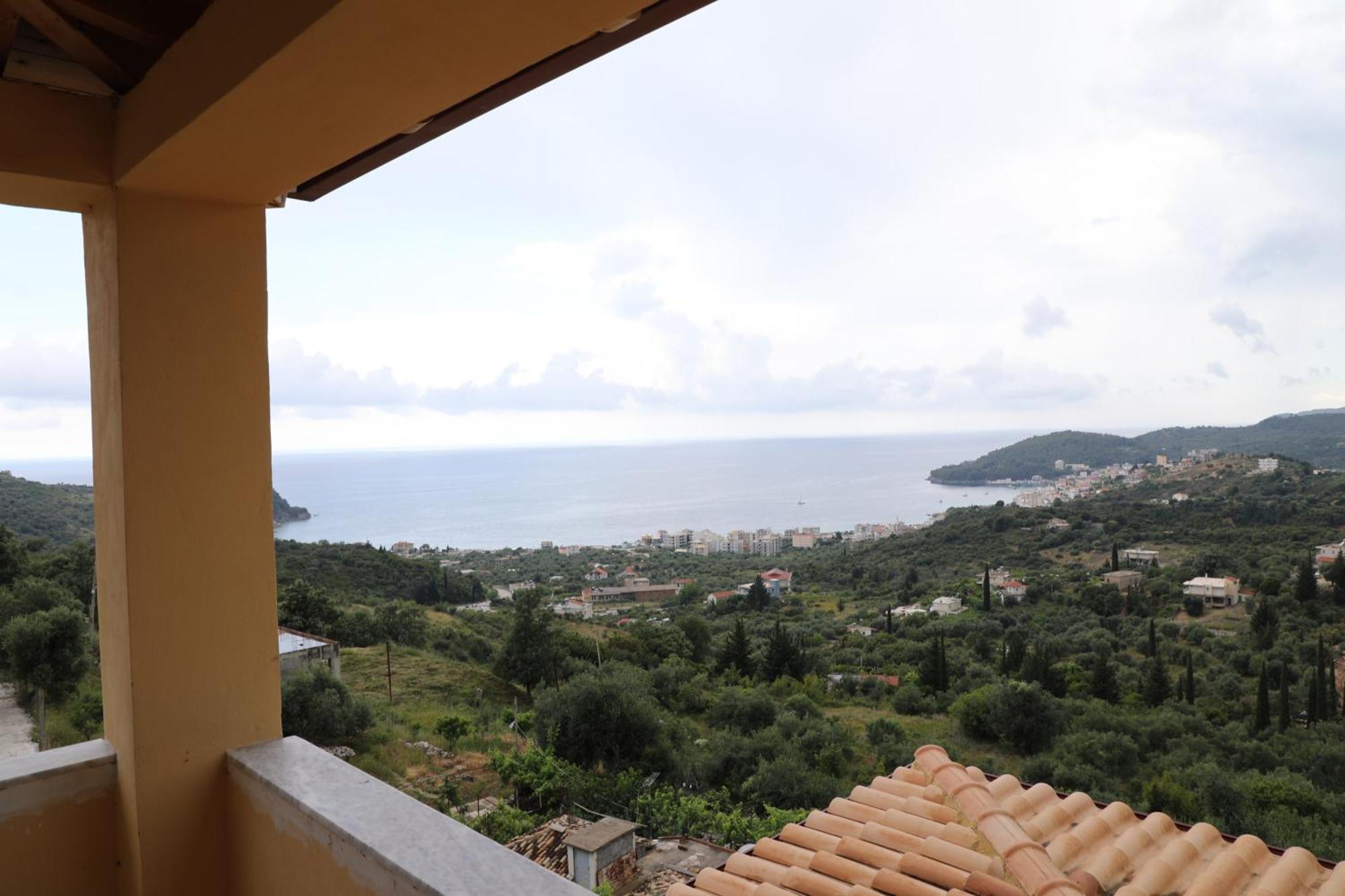 Nefeli'S Apartment Himare Exteriör bild