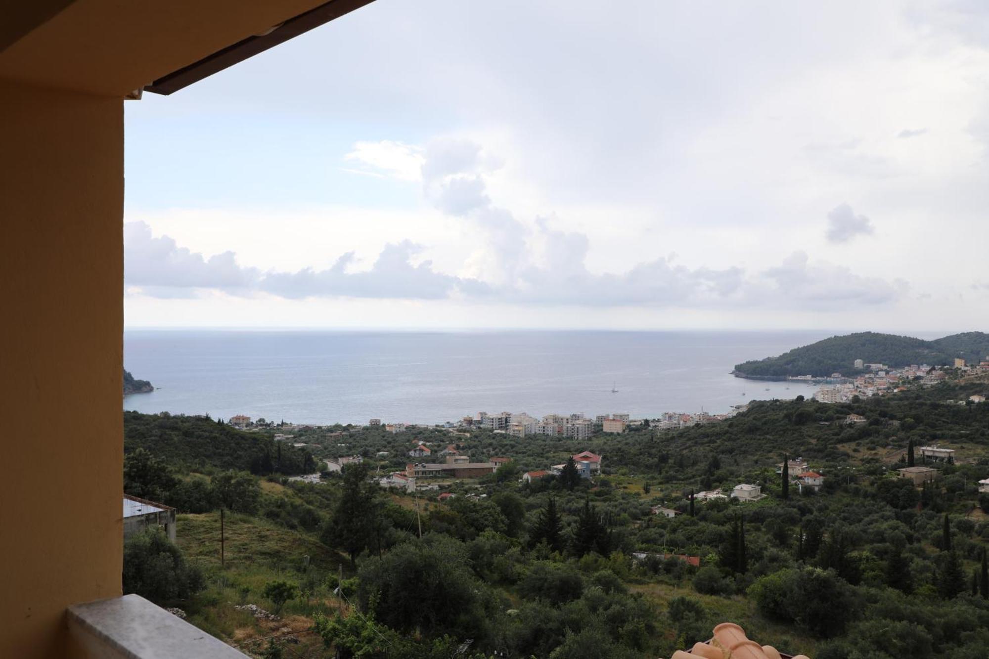 Nefeli'S Apartment Himare Exteriör bild